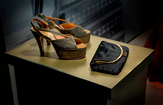 what_we_do_section_image1_heels_and_purse